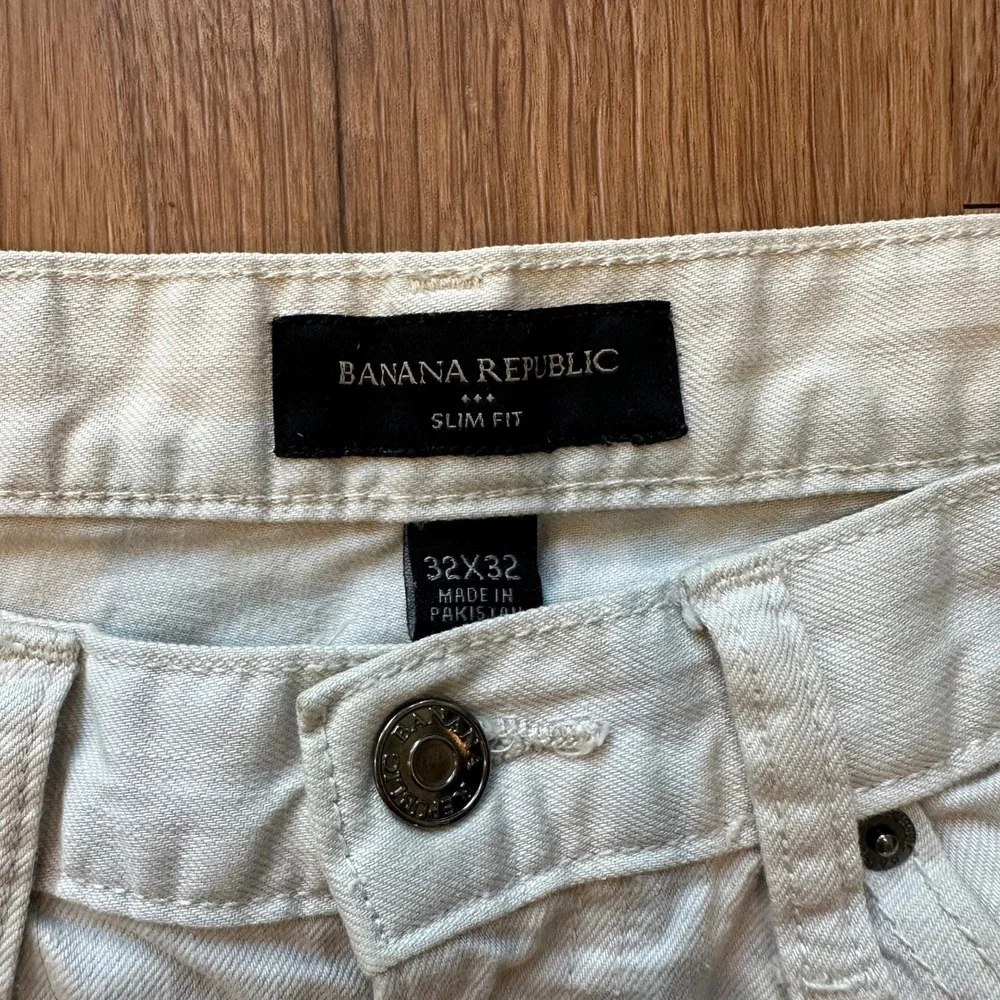 Banana Republic Mens Slim Fit Denim Cutoff Shorts Off White 32x32 Raw Hem